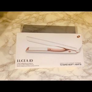 T3 Lucea ID 1” smart straightening iron